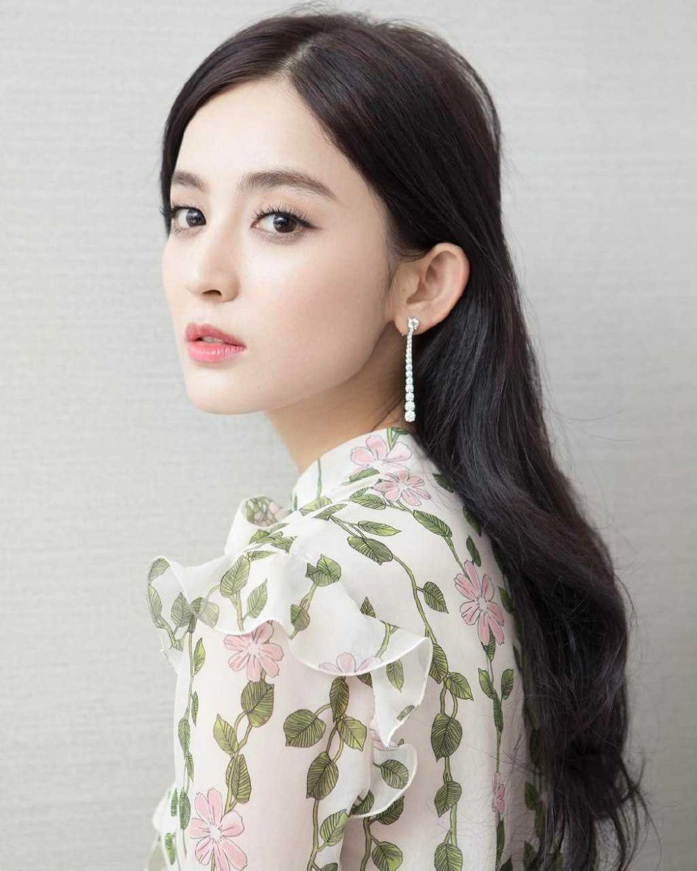 Guli Nazha, Wanita Tiongkok Tercantik dari Uyghur 